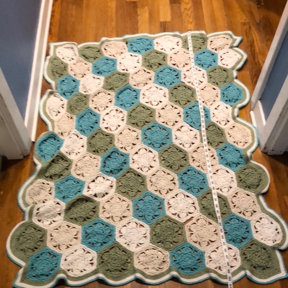 Crochet Hexagon Lapghan Blanket